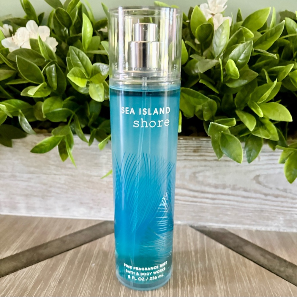 Bath & Body Works Sea Island Shore Spray Mist Cotton Freesia Orange Musk Ocean